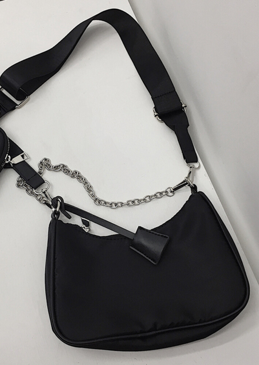 チェーンショルダーポシェット