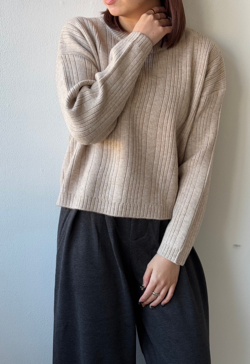 リブニットプルオーバー