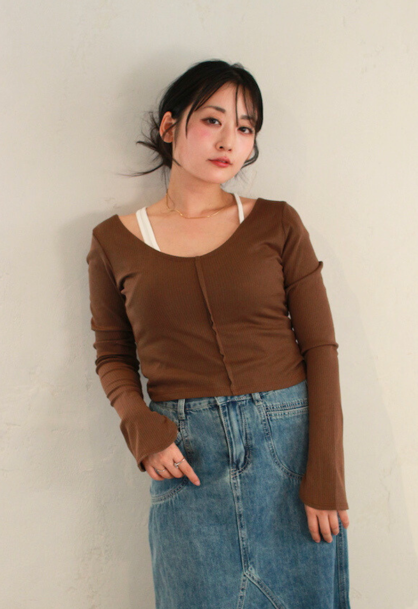 レイヤード風オフショルダートップス