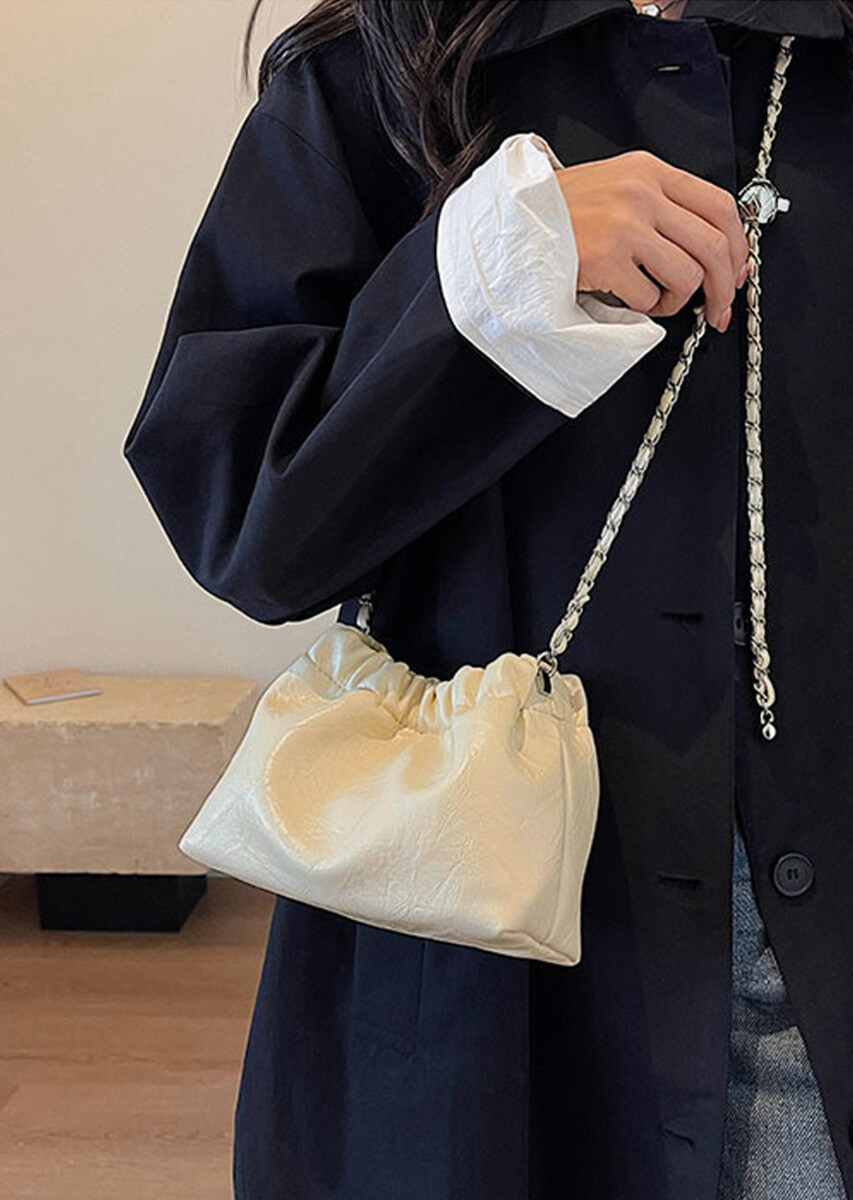 チェーンショルダー 巾着バッグ