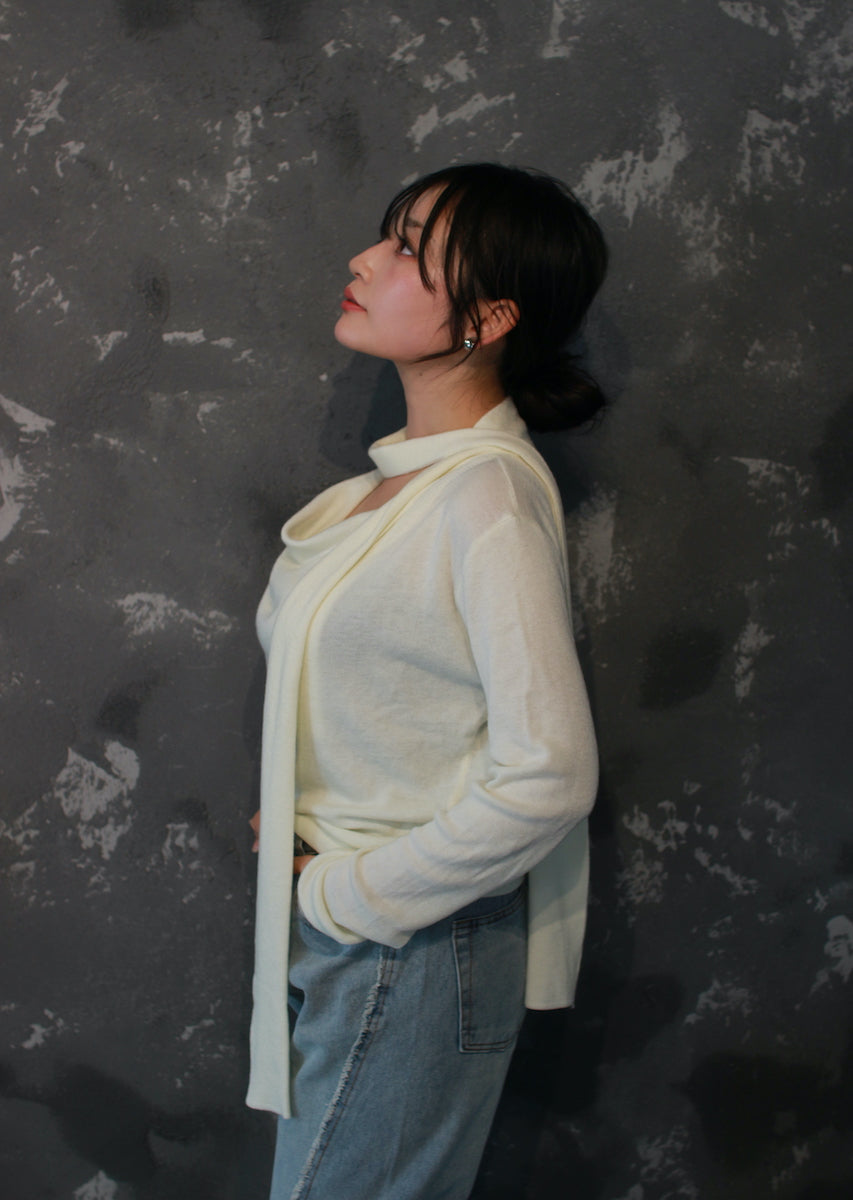 スカーフフェミニントップス