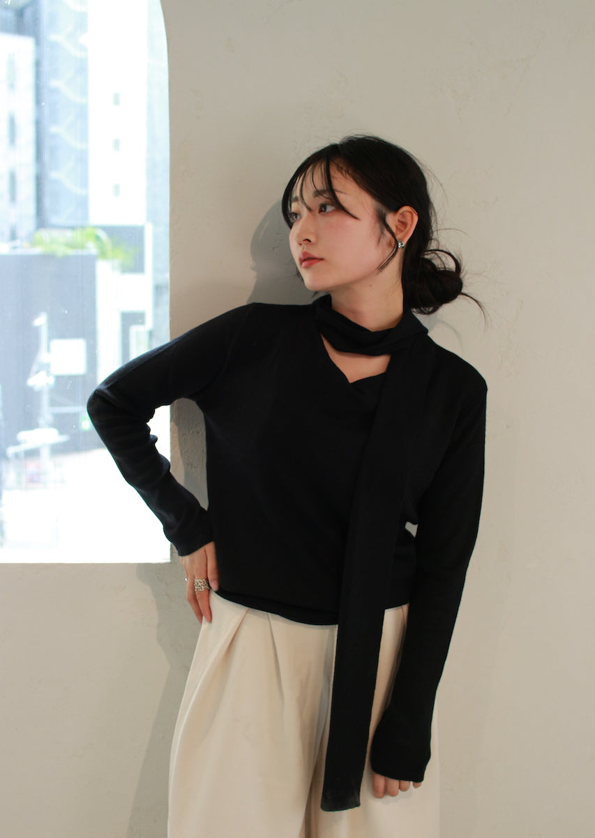 スカーフフェミニントップス