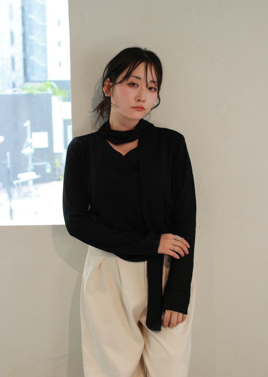 スカーフフェミニントップス