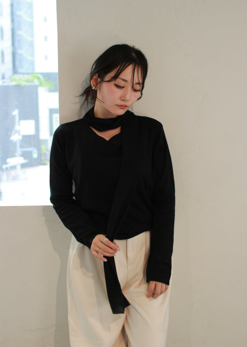 スカーフフェミニントップス