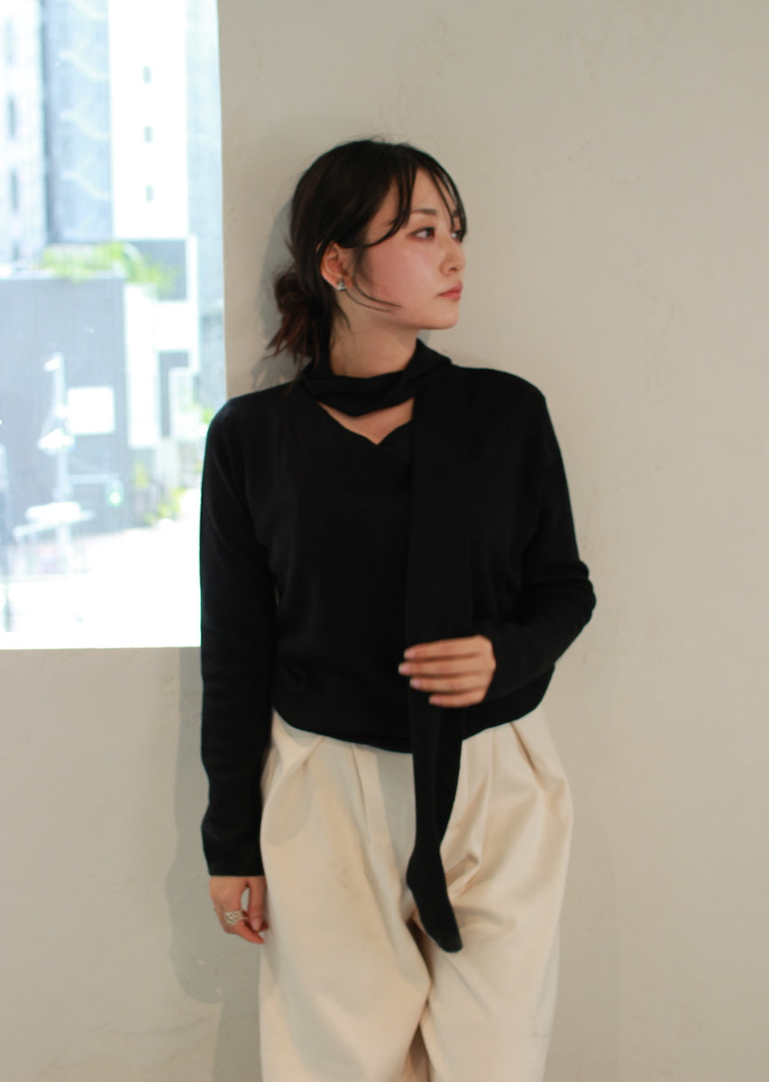 スカーフフェミニントップス