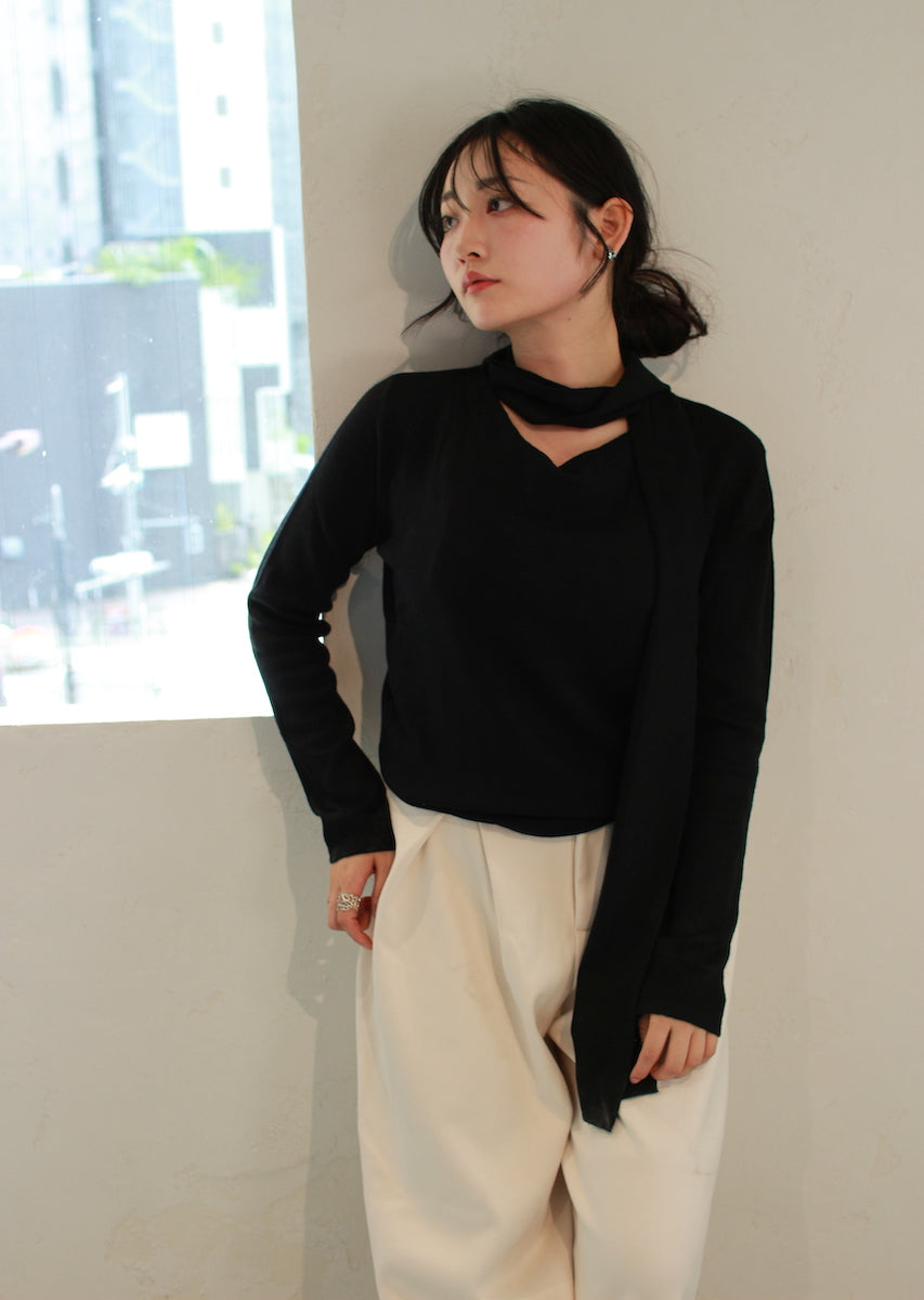 スカーフフェミニントップス