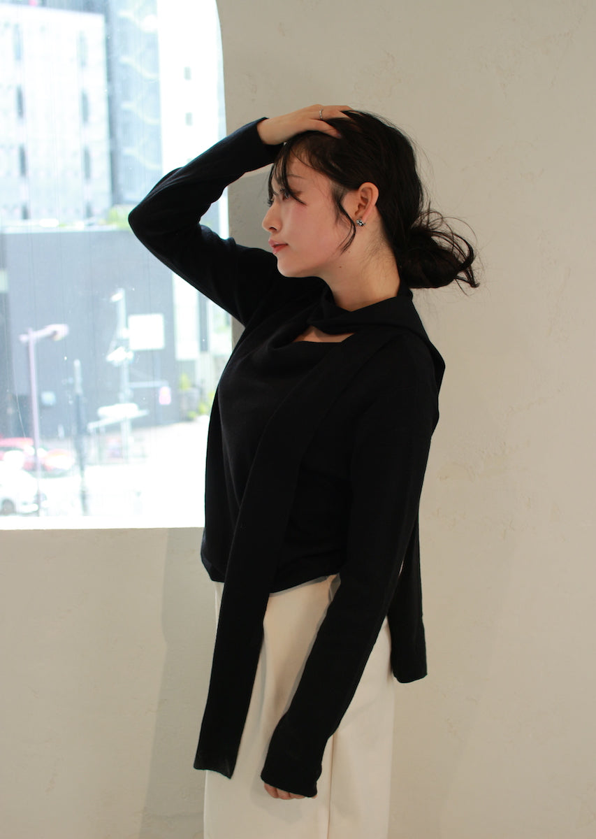 スカーフフェミニントップス