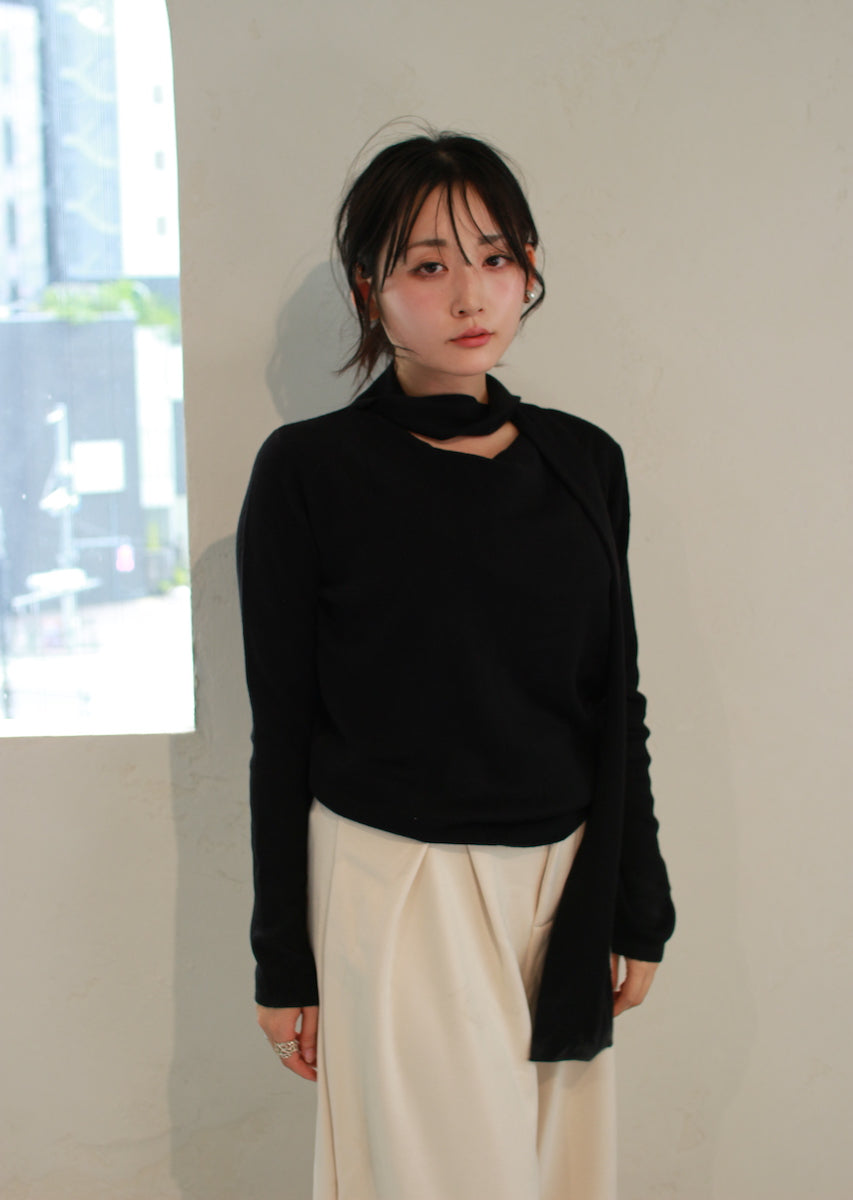 スカーフフェミニントップス