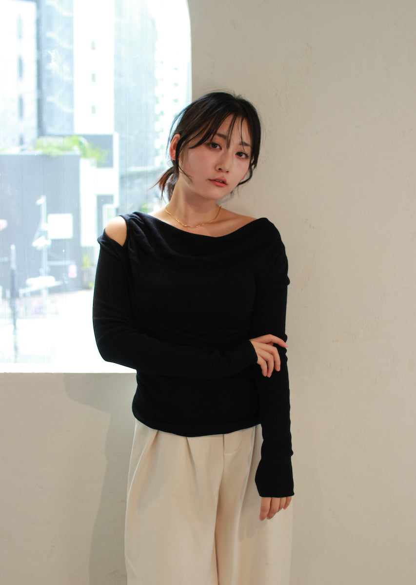 ドレープネックニットトップス