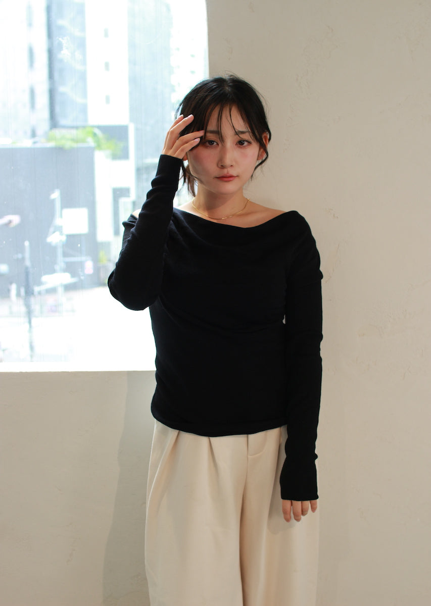 ドレープネックニットトップス
