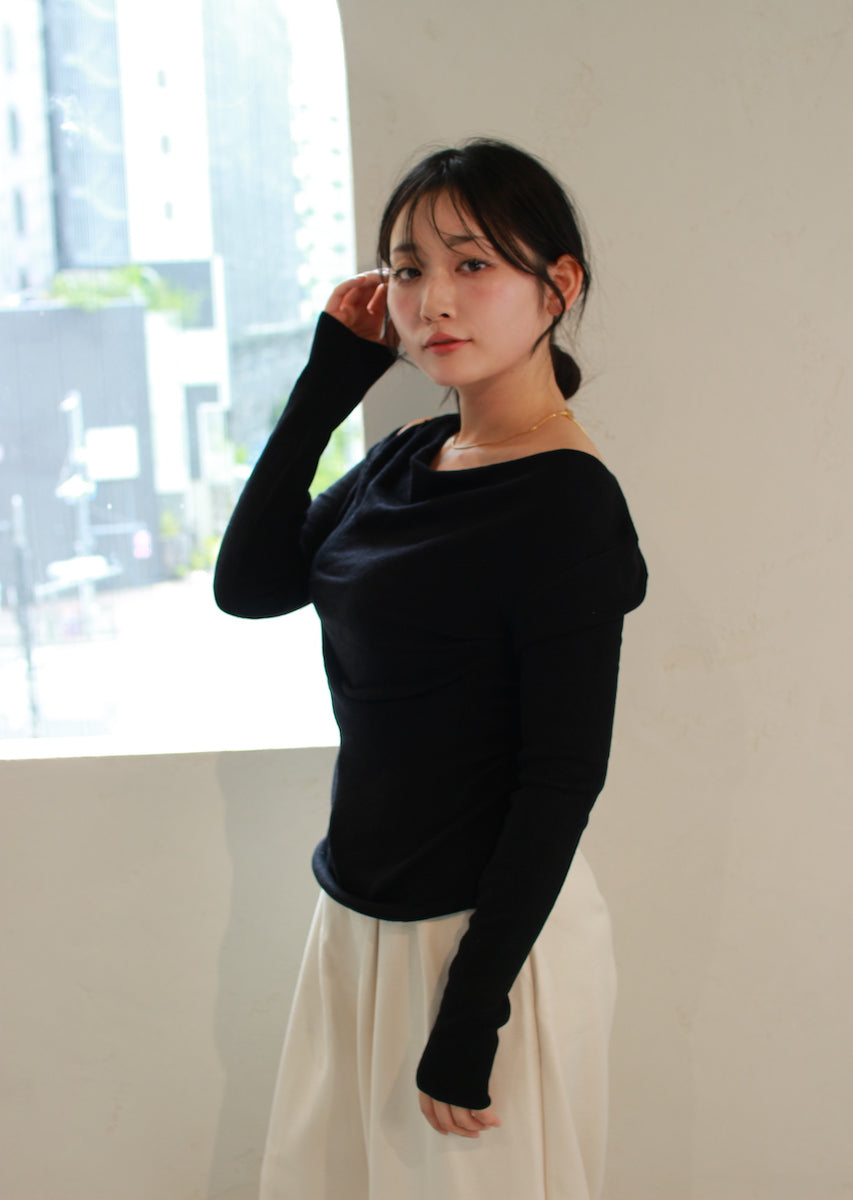 ドレープネックニットトップス