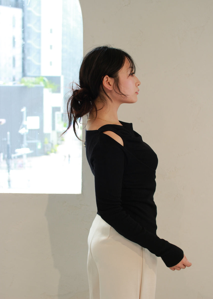 ドレープネックニットトップス