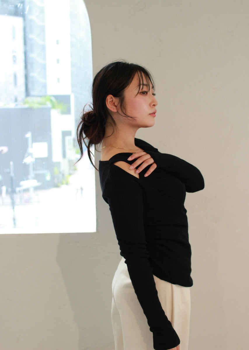 ドレープネックニットトップス