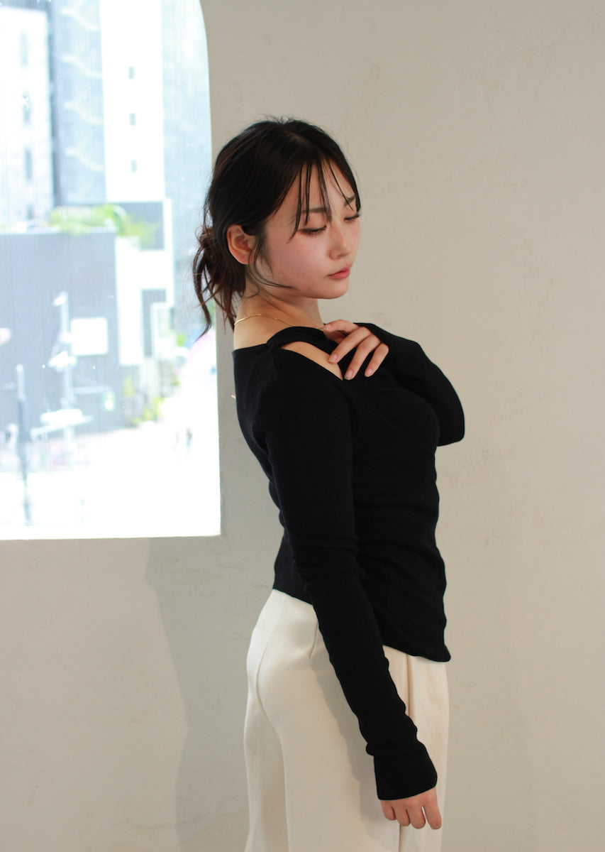 ドレープネックニットトップス