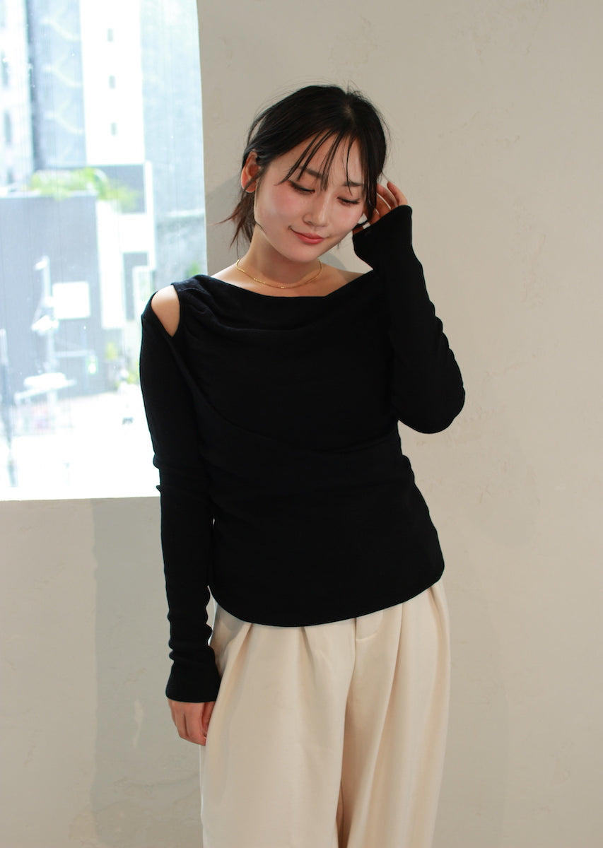 ドレープネックニットトップス