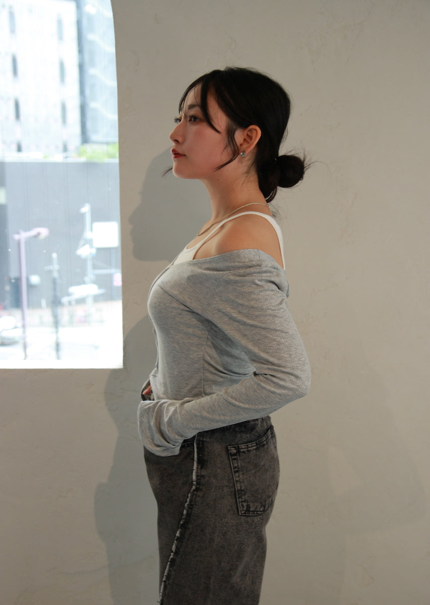 レイヤード風オフショルダートップス