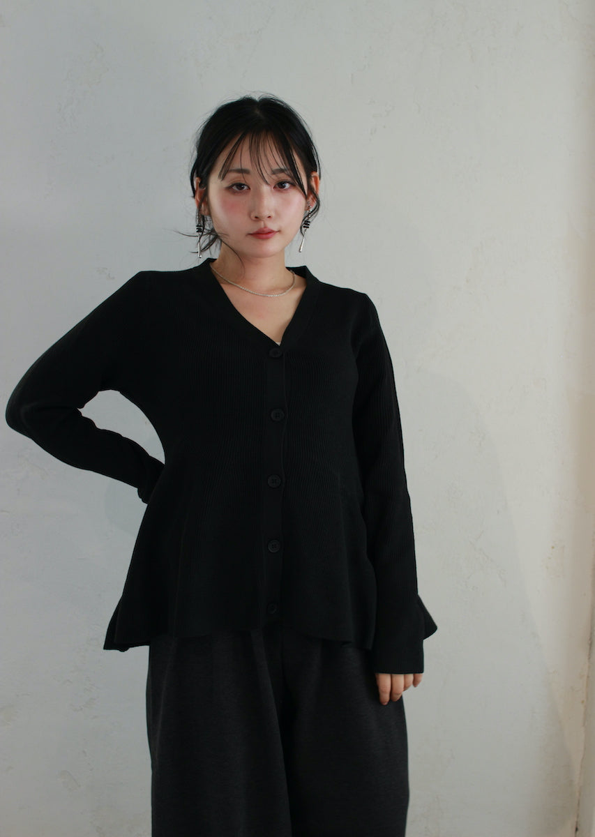 ペプラムニットカーディガン