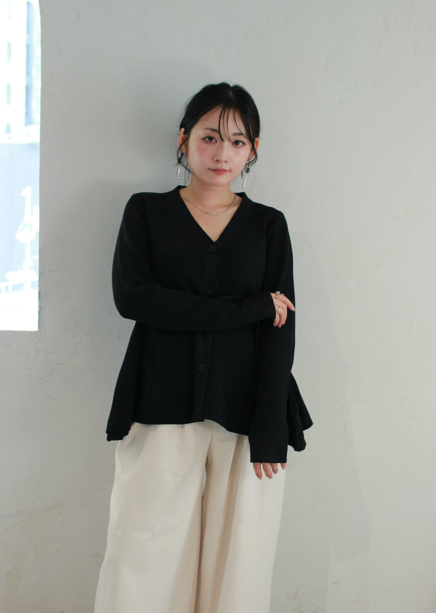 ペプラムニットカーディガン