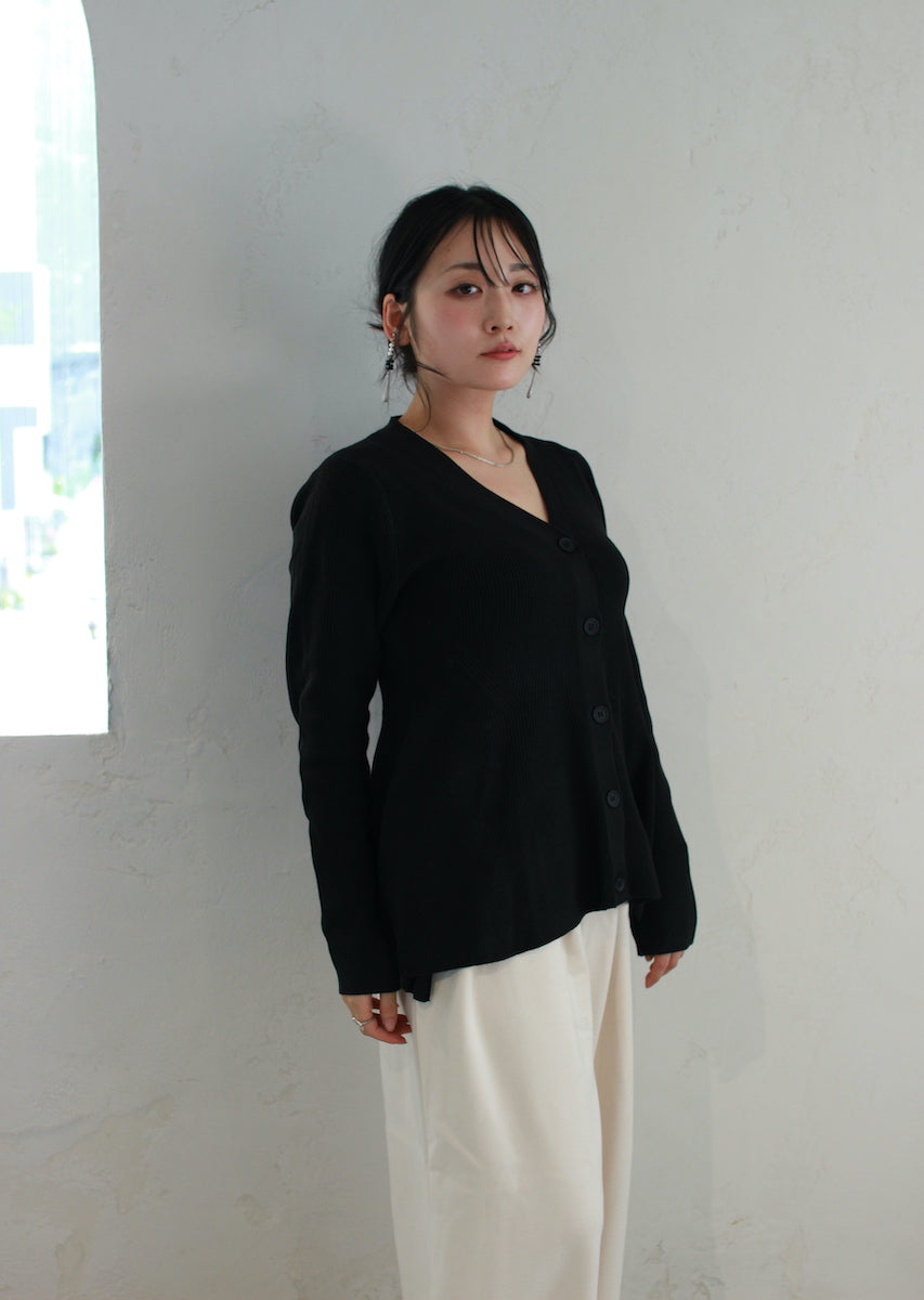 ペプラムニットカーディガン