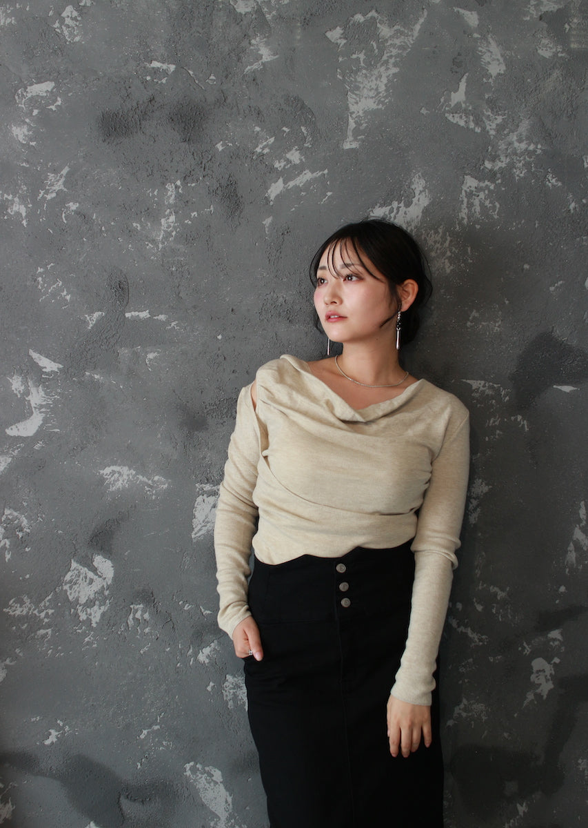 ドレープネックニットトップス