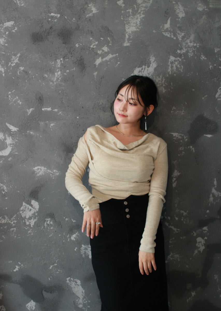 ドレープネックニットトップス