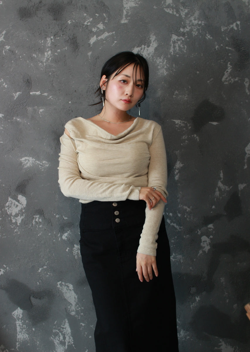 ドレープネックニットトップス