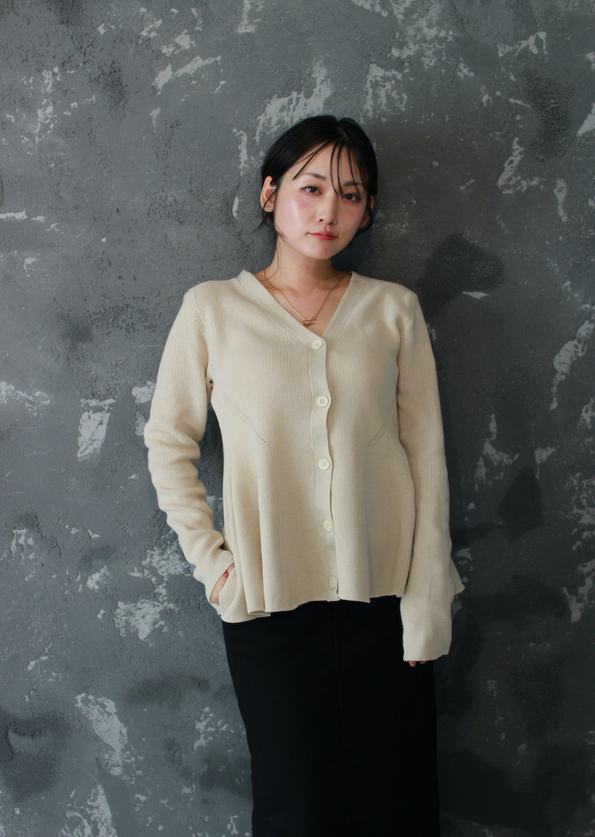 ペプラムニットカーディガン