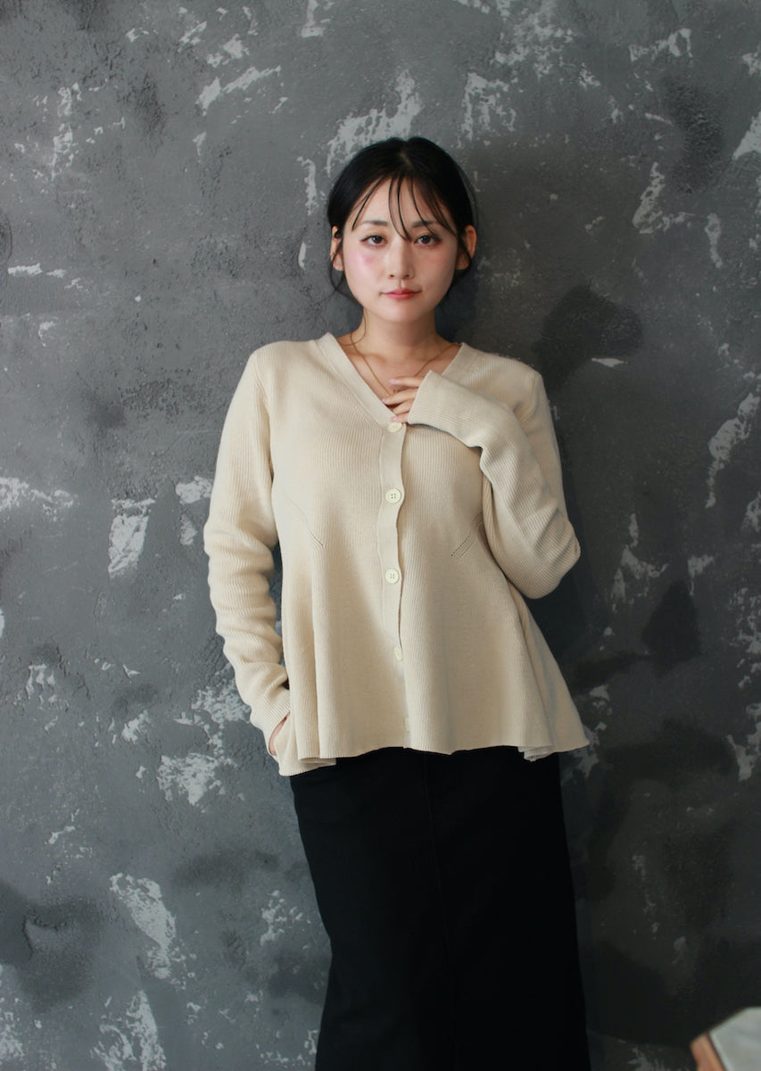 ペプラムニットカーディガン