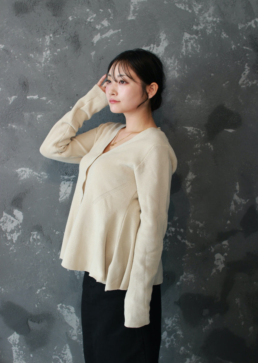 ペプラムニットカーディガン