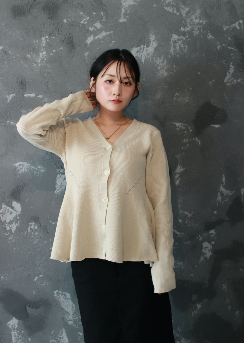 ペプラムニットカーディガン