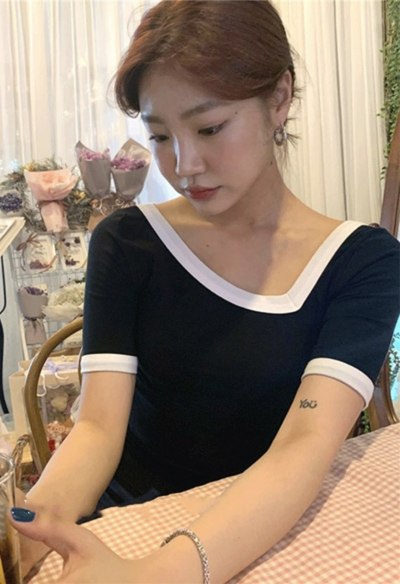 エッジネックTシャツ