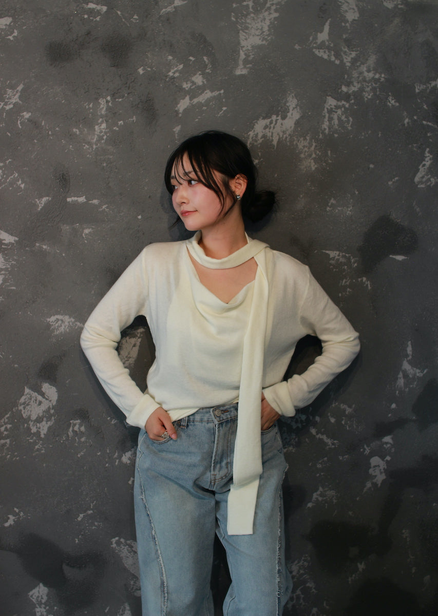 スカーフフェミニントップス