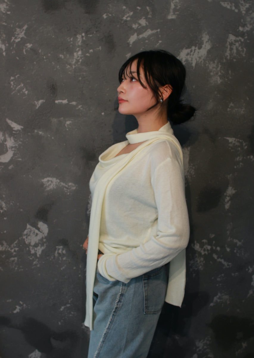 スカーフフェミニントップス