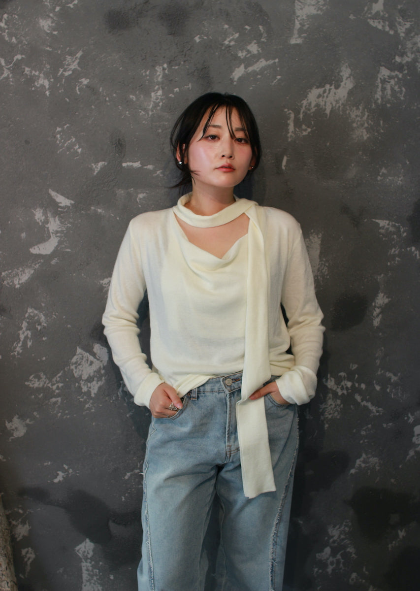 スカーフフェミニントップス