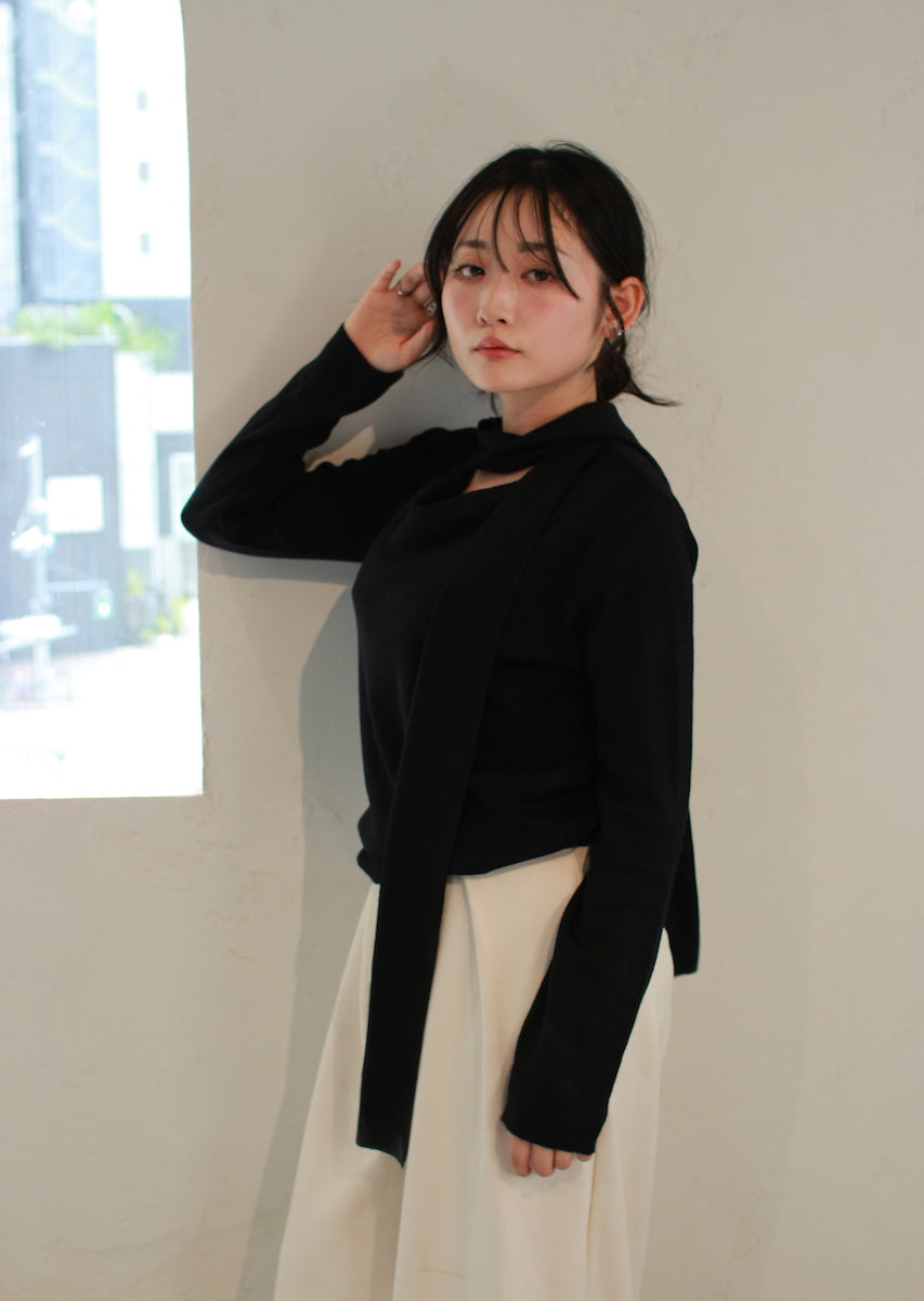 スカーフフェミニントップス