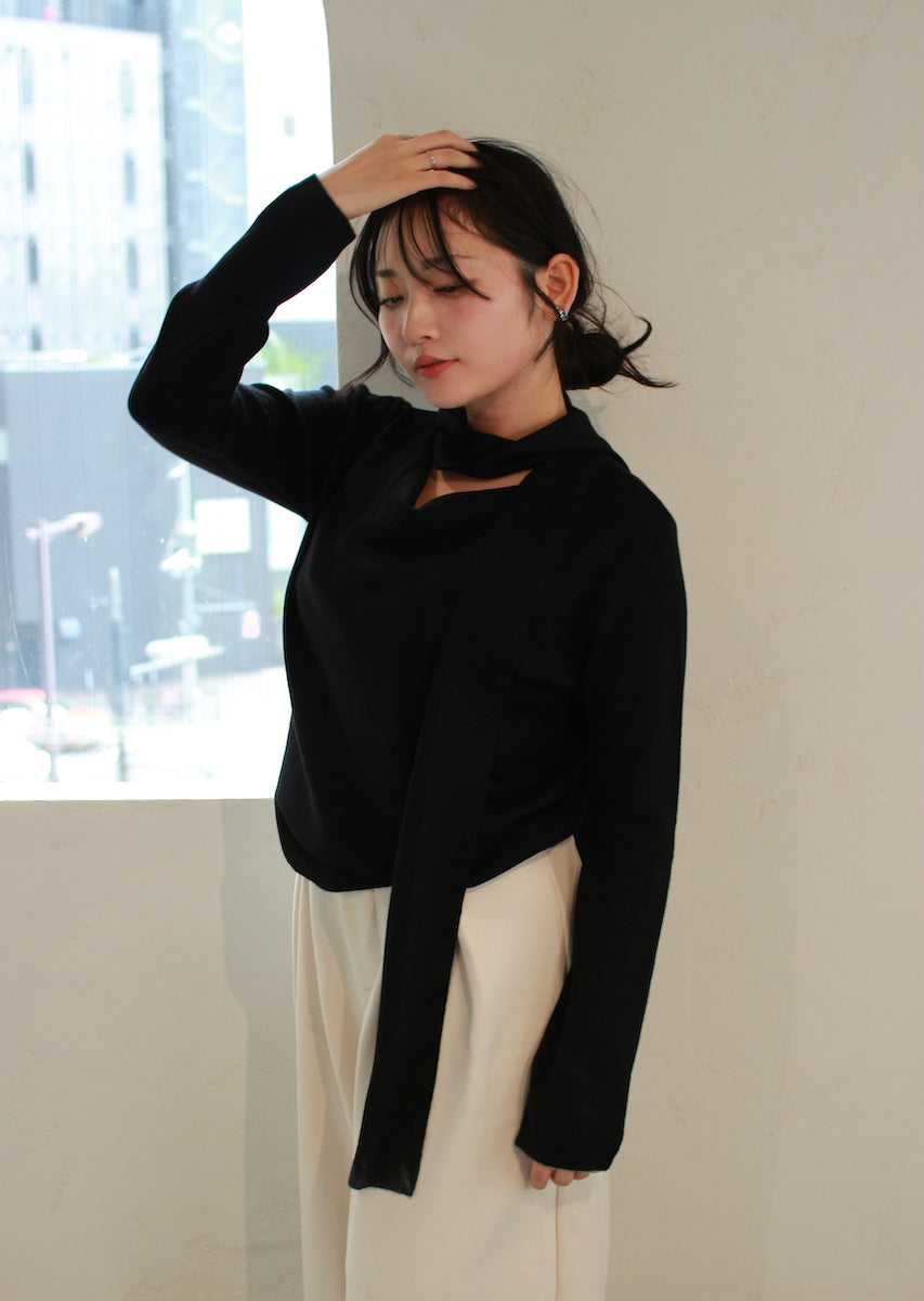 スカーフフェミニントップス