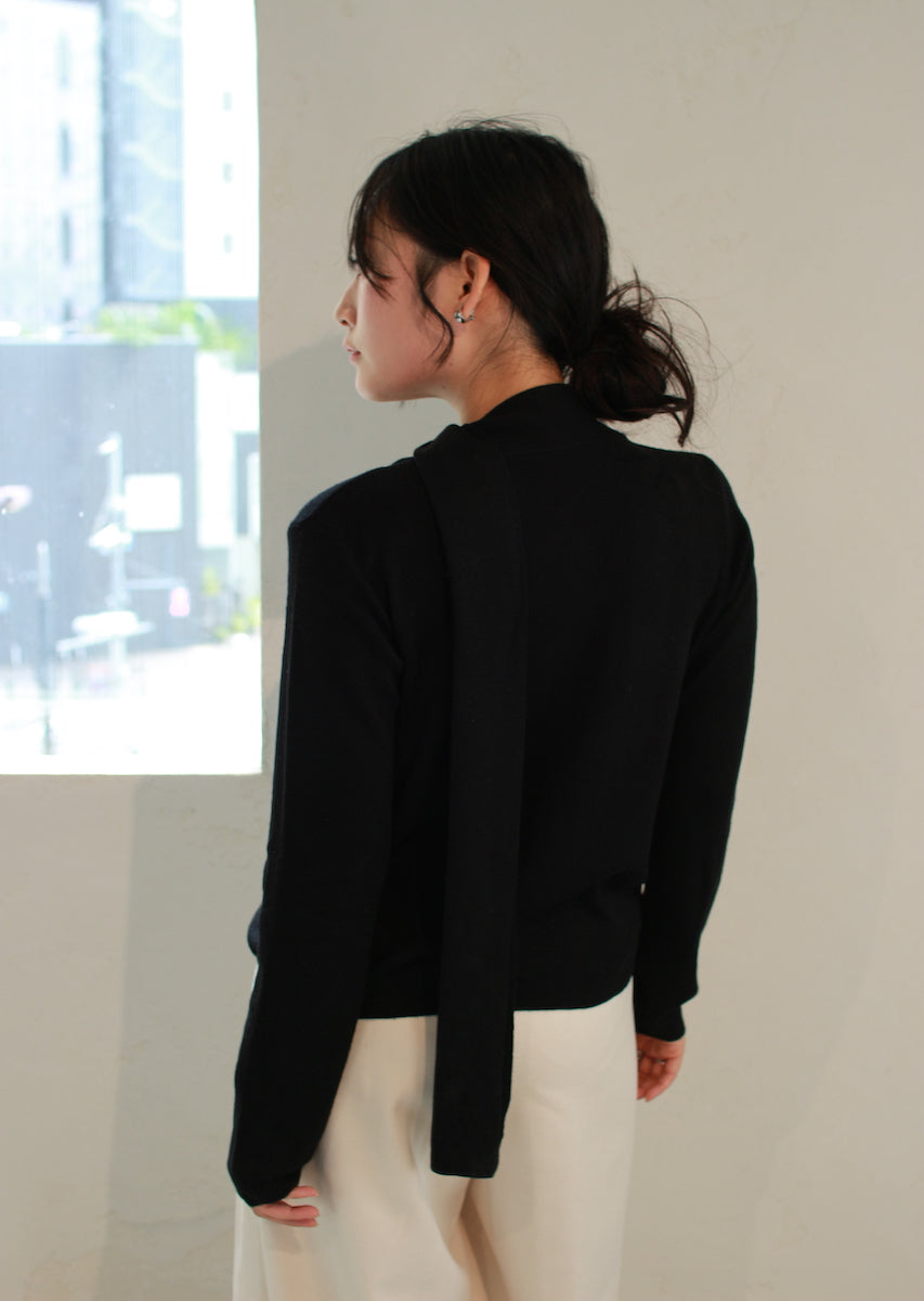 スカーフフェミニントップス