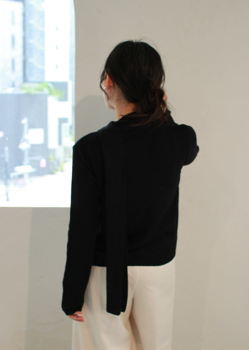 スカーフフェミニントップス