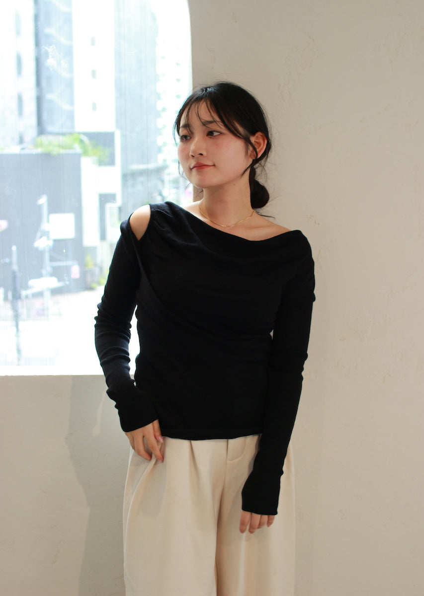 ドレープネックニットトップス