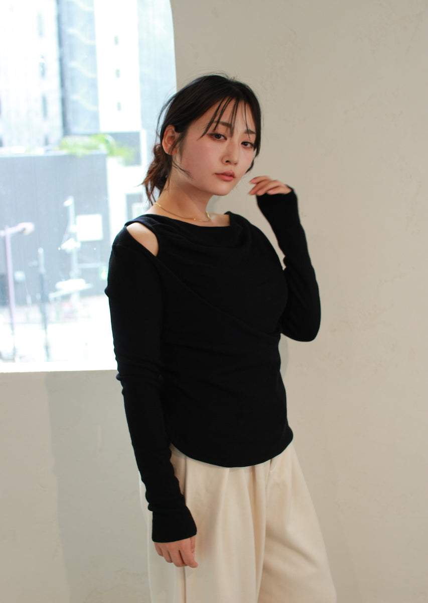 ドレープネックニットトップス