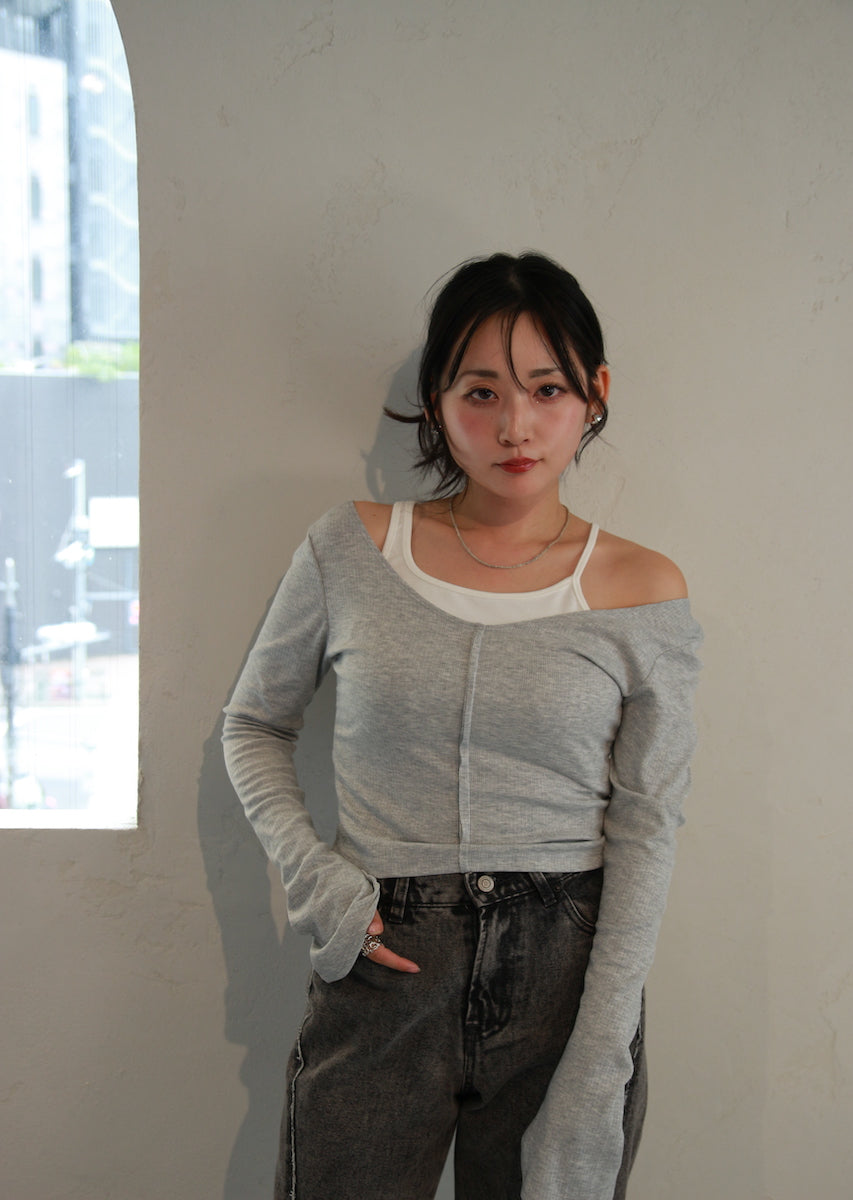 レイヤード風オフショルダートップス