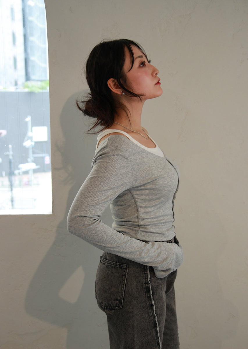 レイヤード風オフショルダートップス