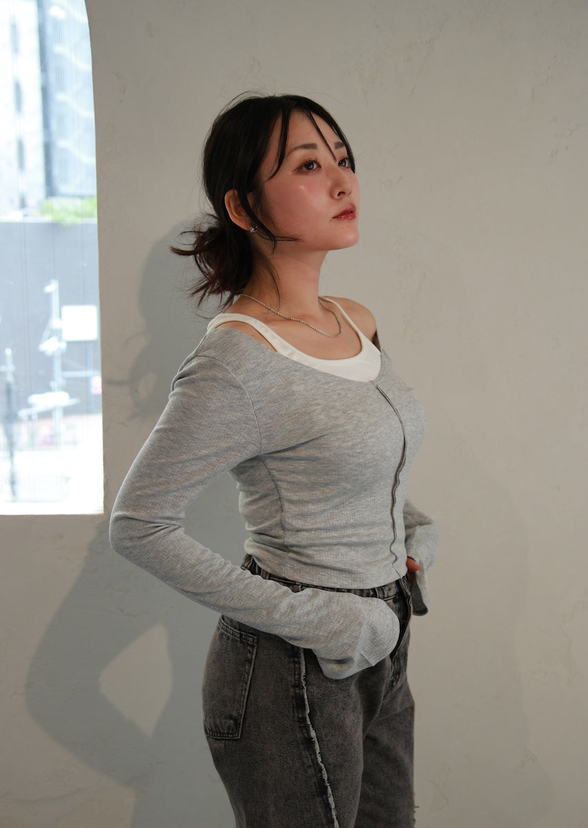 レイヤード風オフショルダートップス