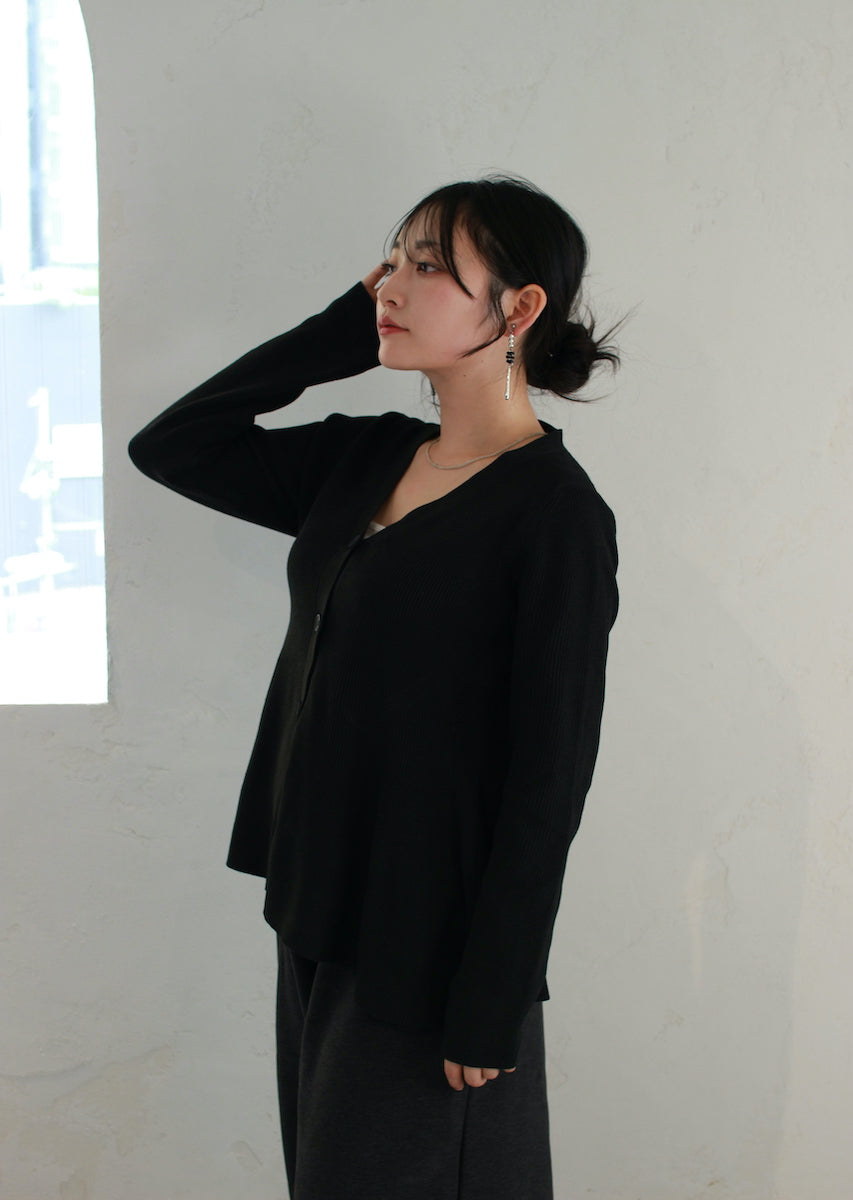 ペプラムニットカーディガン