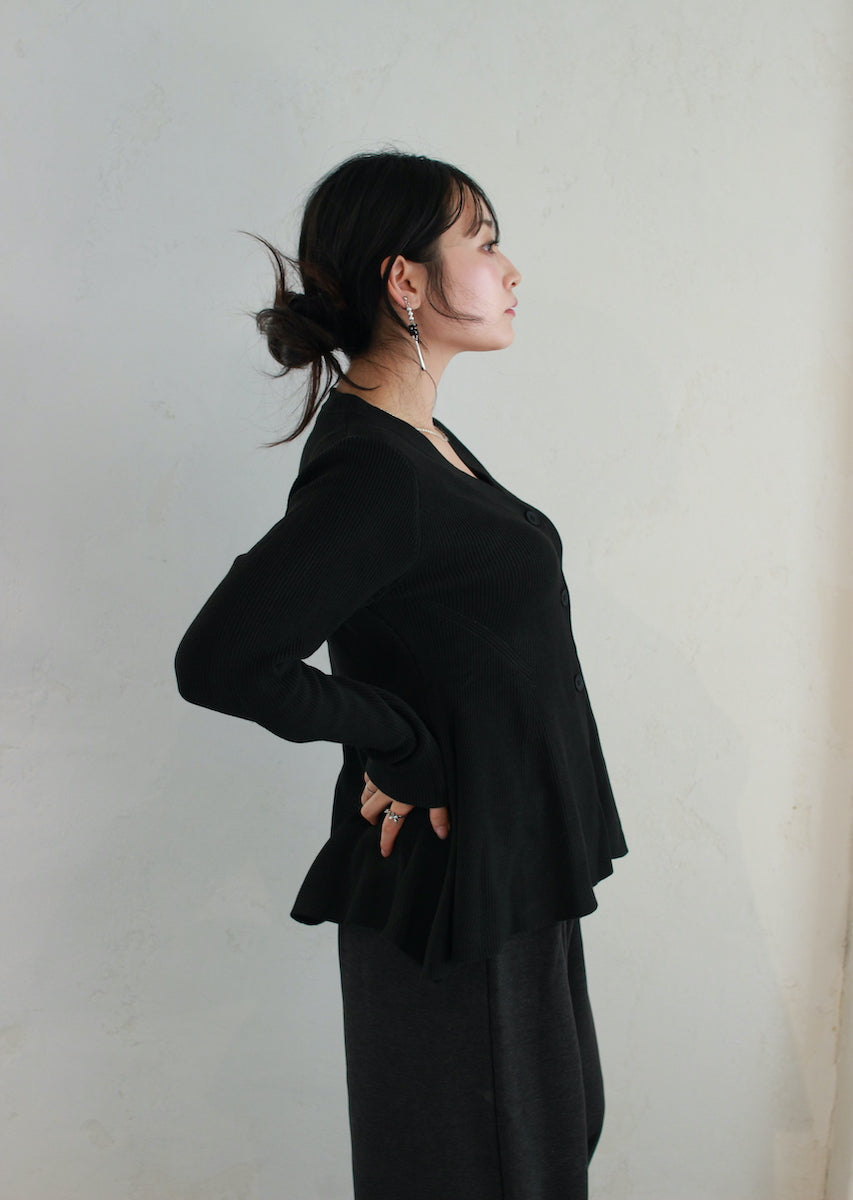 ペプラムニットカーディガン