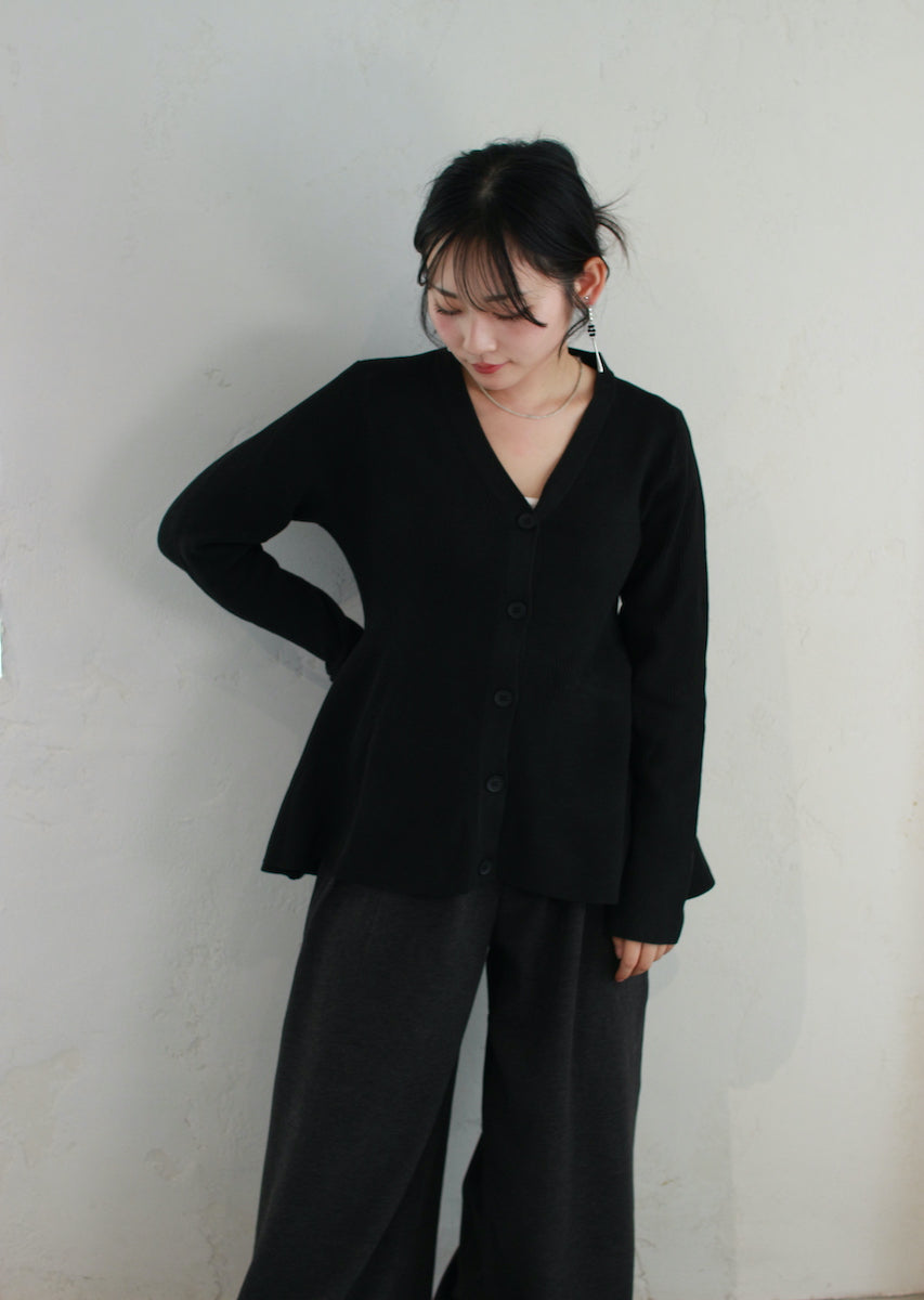 ペプラムニットカーディガン