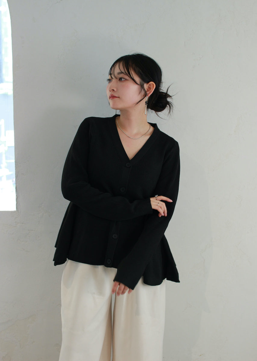 ペプラムニットカーディガン