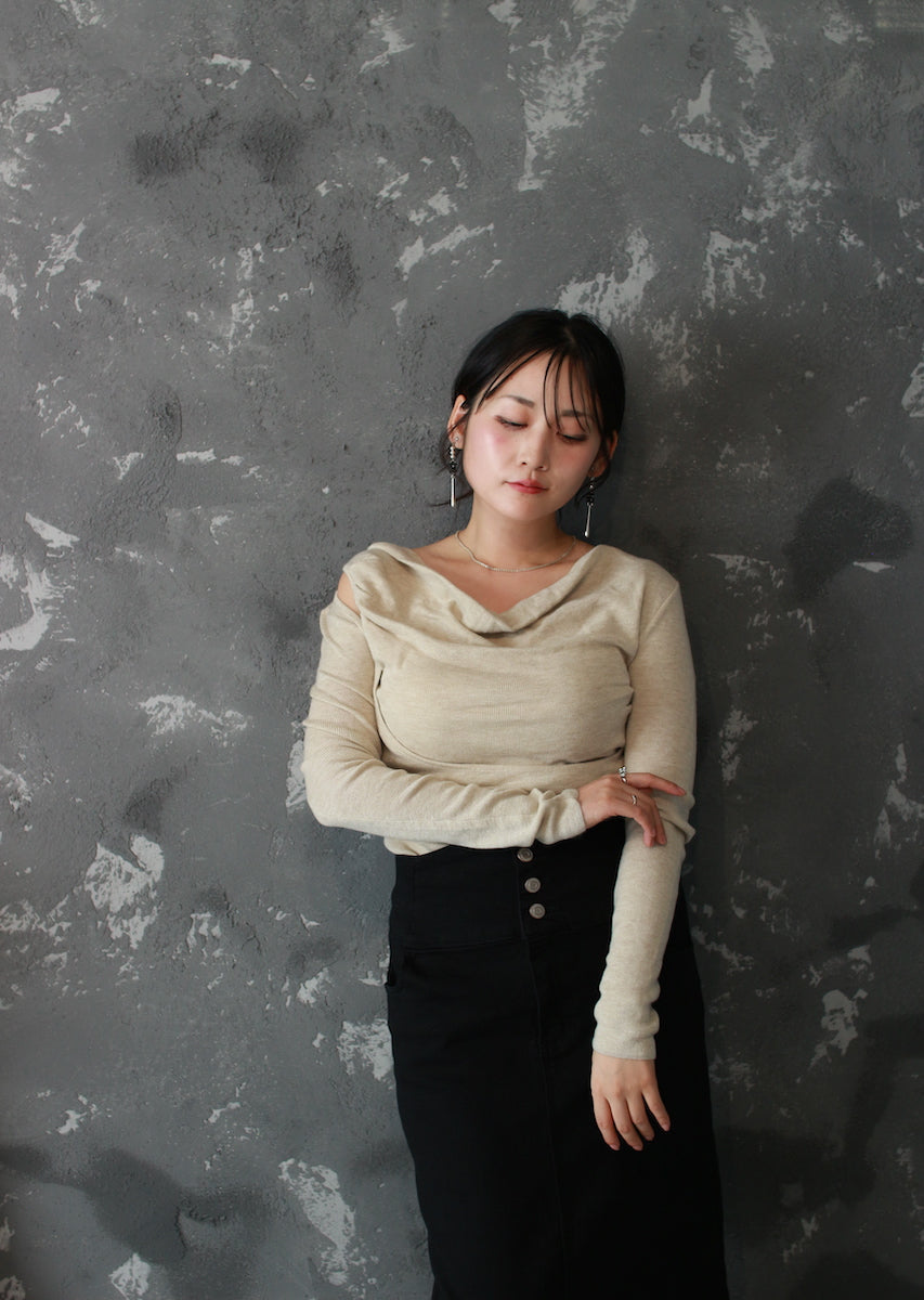 ドレープネックニットトップス