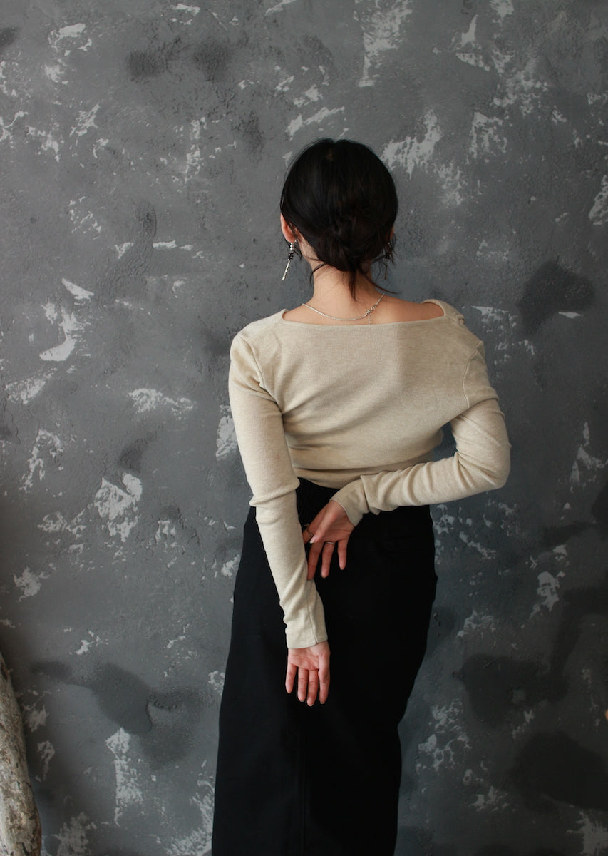 ドレープネックニットトップス