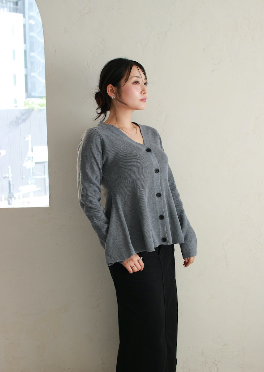 ペプラムニットカーディガン